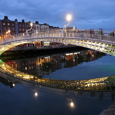 Gallery Quay 2 Bed Apartment *